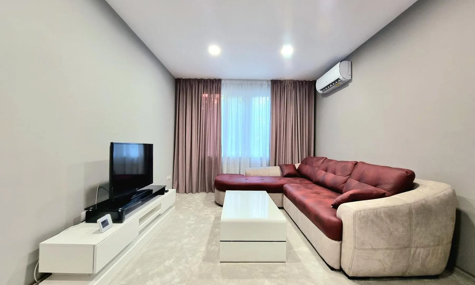 Alexandrovska - Super Centar Luxury Apartment Burgaz